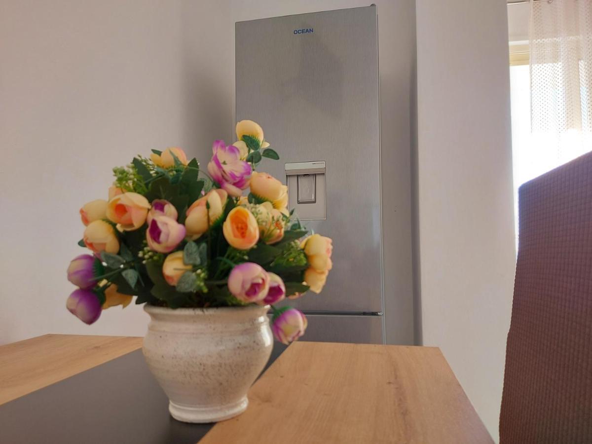 Bral Apartment 7 - Two-Bedroom With Seaview Дуррес Экстерьер фото