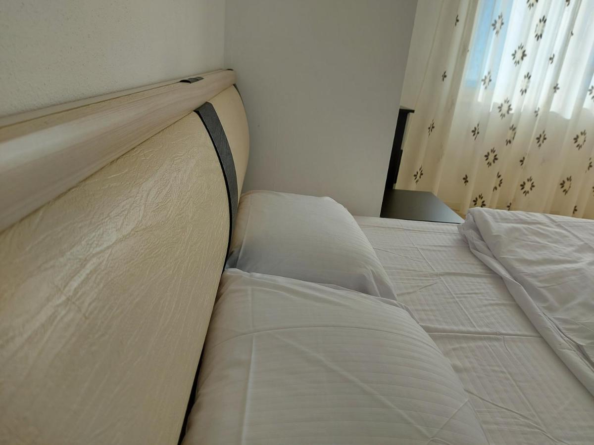 Bral Apartment 7 - Two-Bedroom With Seaview Дуррес Экстерьер фото
