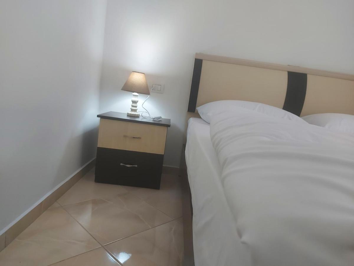Bral Apartment 7 - Two-Bedroom With Seaview Дуррес Экстерьер фото
